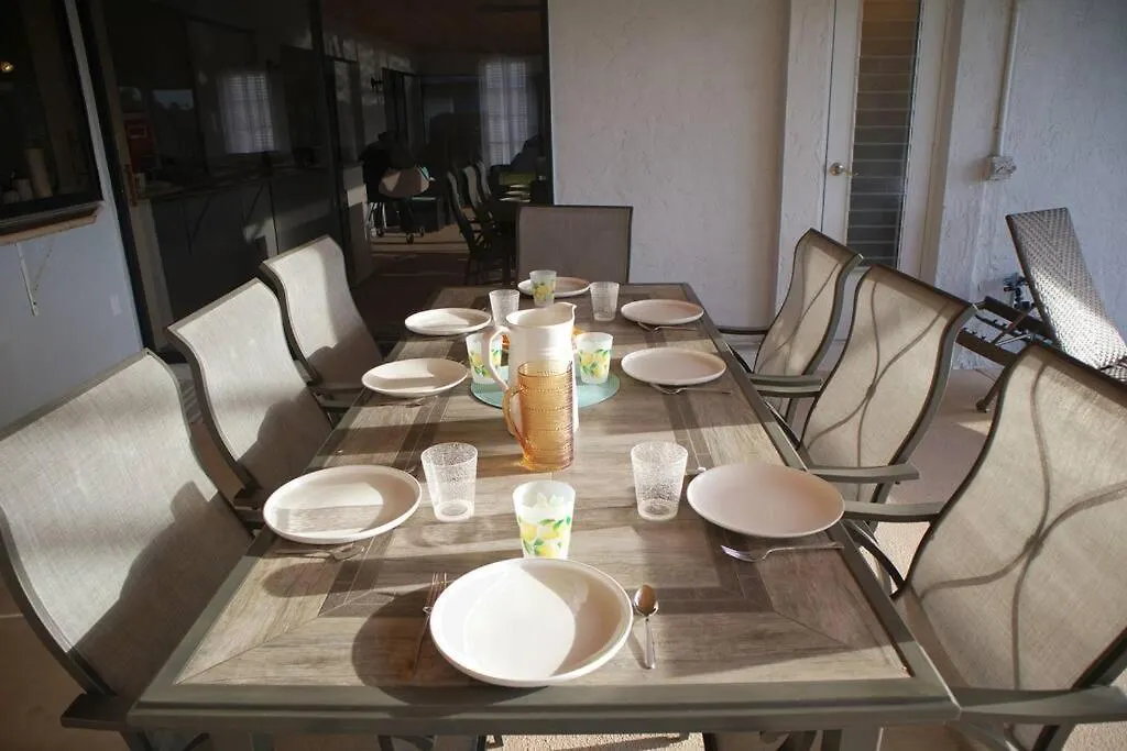 Cozy Retreat, Heated Pool, Water Canal, Bikes,3 Bedroom * Cape Coral