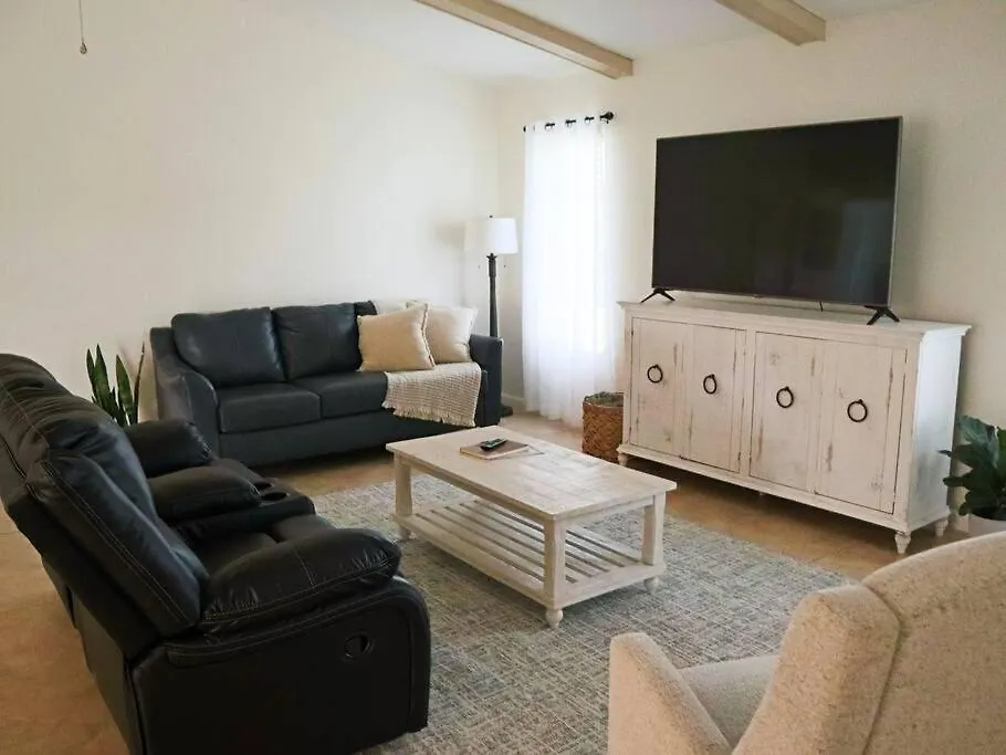 Holiday home Cozy Retreat, Heated Pool, Water Canal, Bikes,3 Bedroom