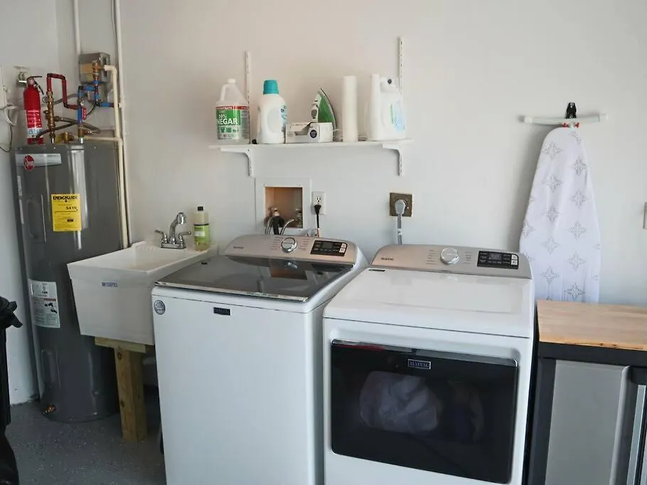 Holiday home Cozy Retreat, Heated Pool, Water Canal, Bikes,3 Bedroom