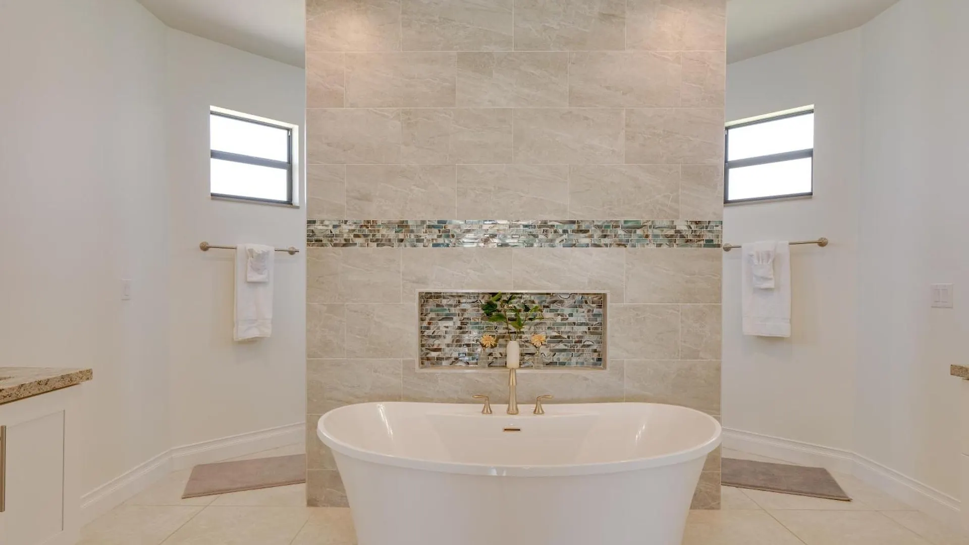 Holiday home Chic With Pool And Gulf Access Canal! *