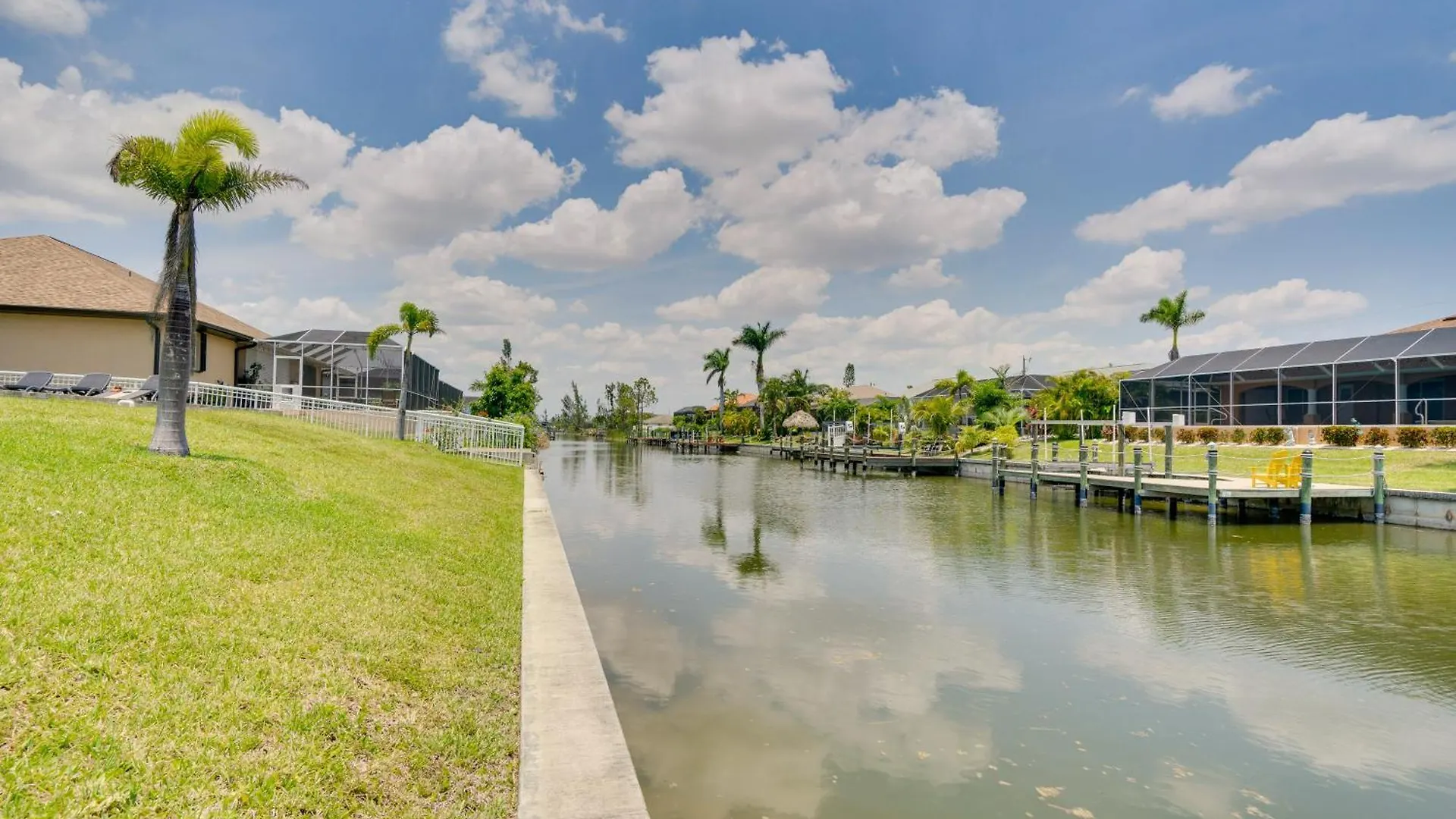 Chic With Pool And Gulf Access Canal!