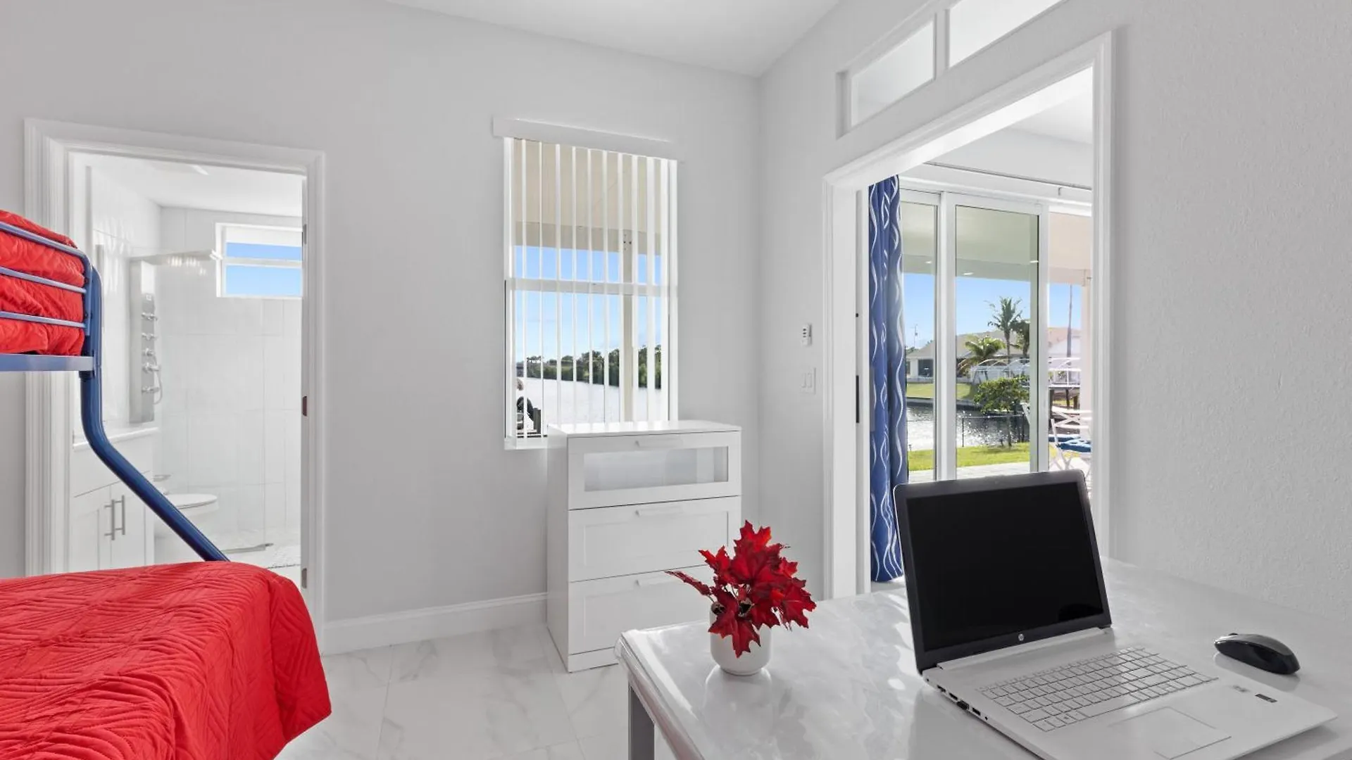 Gulf Waterfront Access Modern Luxe Holiday home Cape Coral