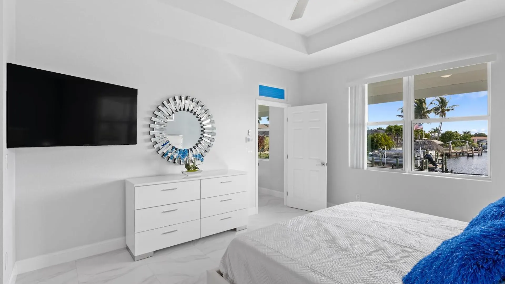 Gulf Waterfront Access Modern Luxe * Cape Coral
