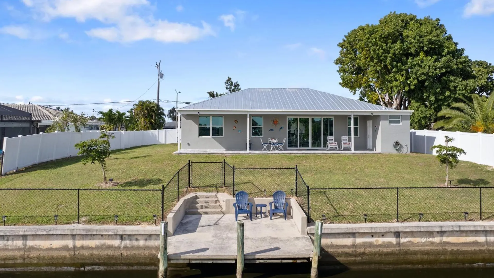 Gulf Waterfront Access Modern Luxe Holiday home Cape Coral
