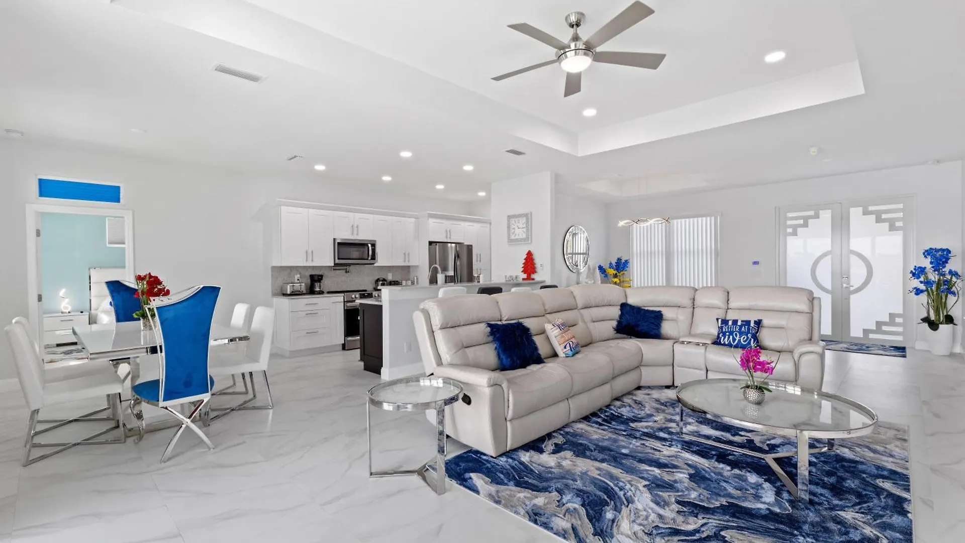 Gulf Waterfront Access Modern Luxe Holiday home *