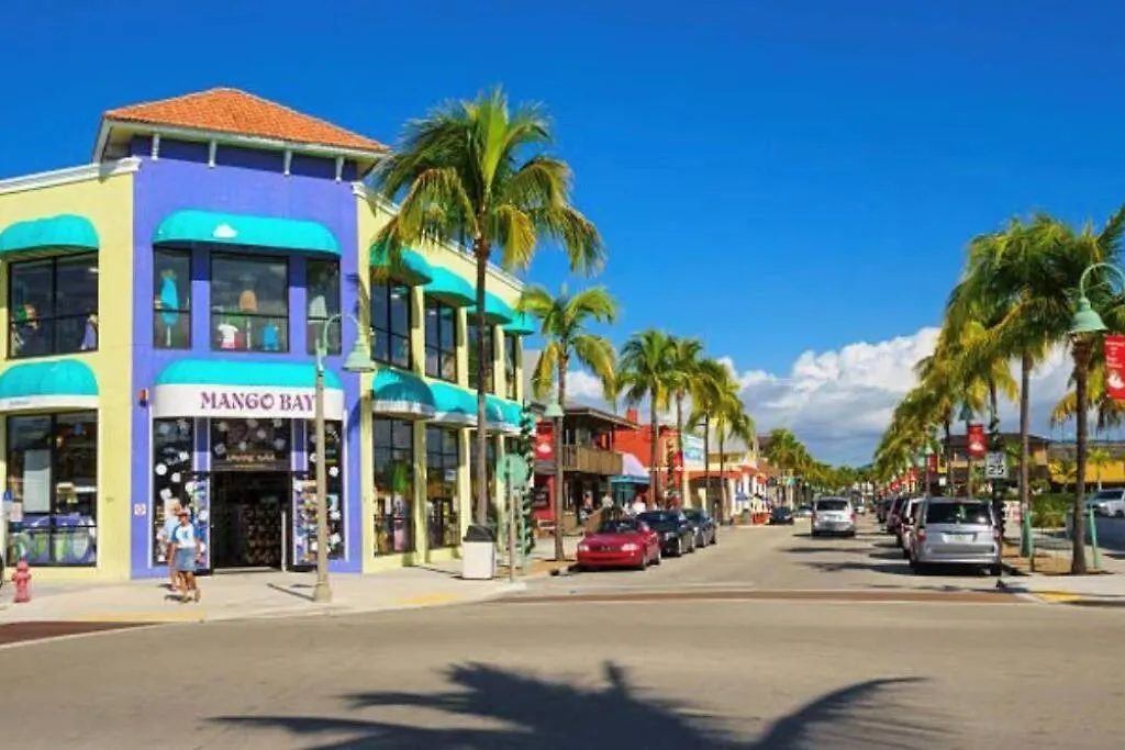 Palaco Paradise, Canal View And Pool *