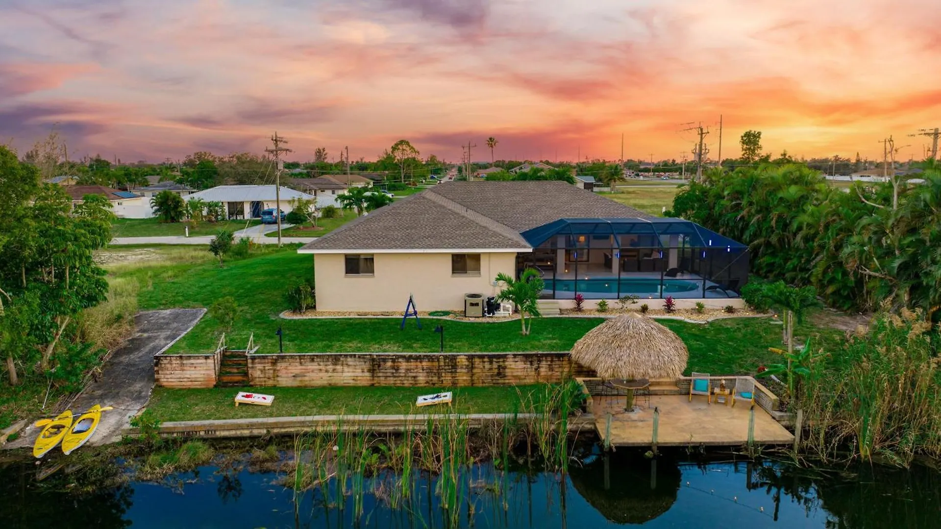 Waterfront Paradise With Htd Pool Kayaks & Games Villa