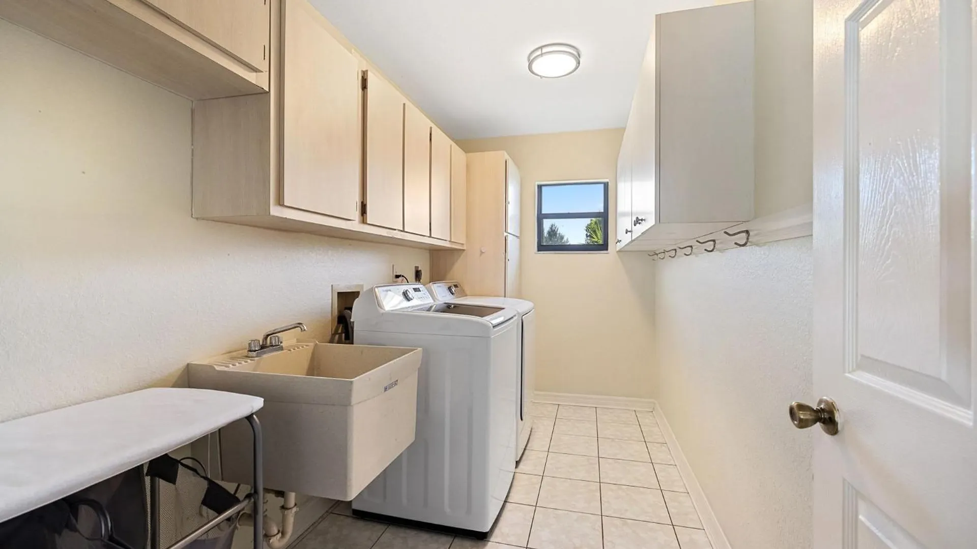 Waterfront Paradise With Htd Pool Kayaks & Games * Cape Coral