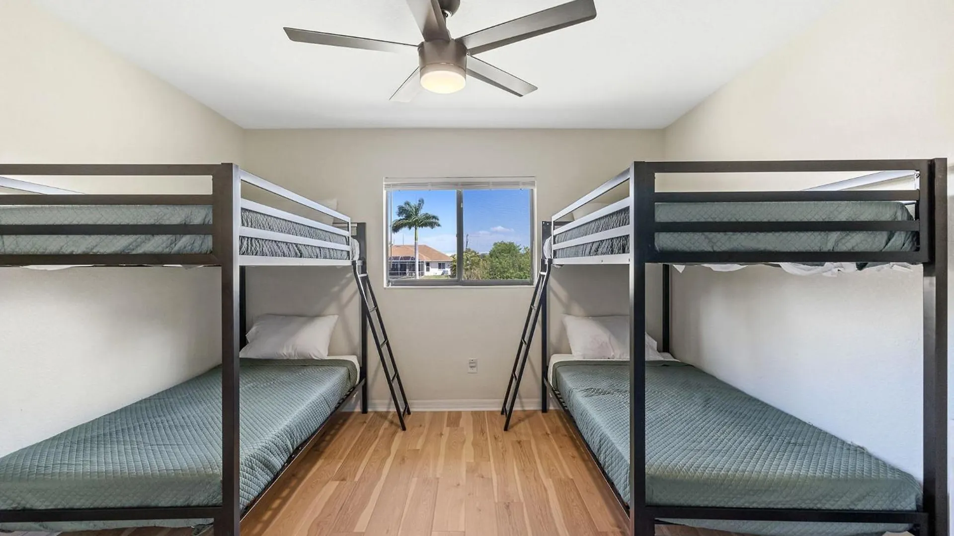 Waterfront Paradise With Htd Pool Kayaks & Games Cape Coral