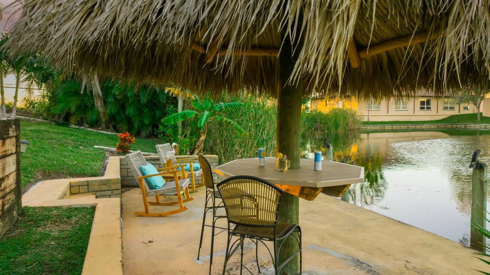 Waterfront Paradise With Htd Pool Kayaks & Games