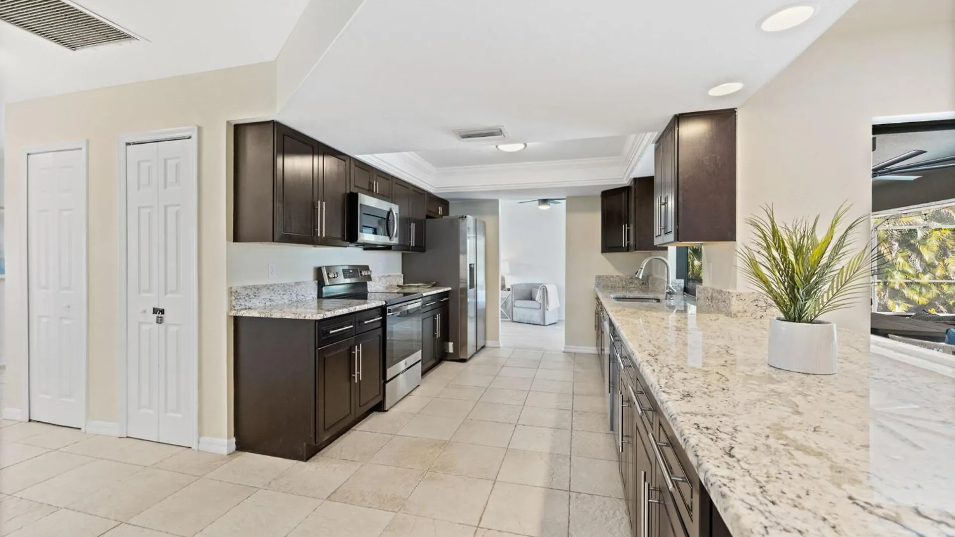 Waterfront Paradise With Htd Pool Kayaks & Games Villa Cape Coral