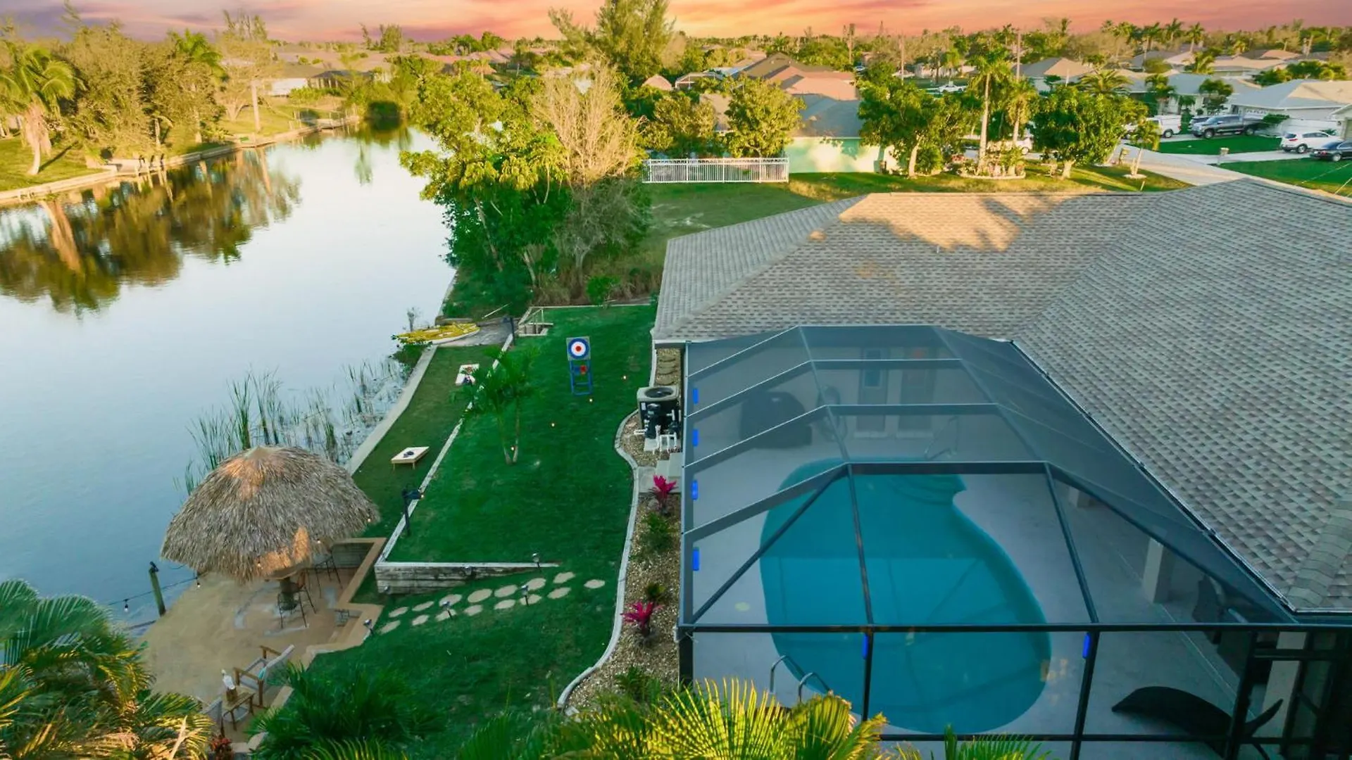 Waterfront Paradise With Htd Pool Kayaks & Games