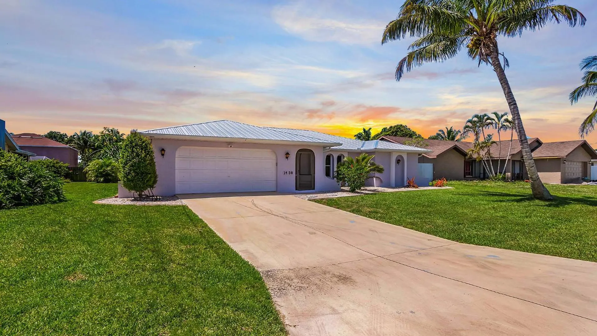 Entertainers Paradise With Htd Pool & Putting Holiday home Cape Coral