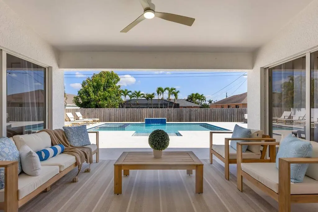 Villa Blissful Poolside Haven