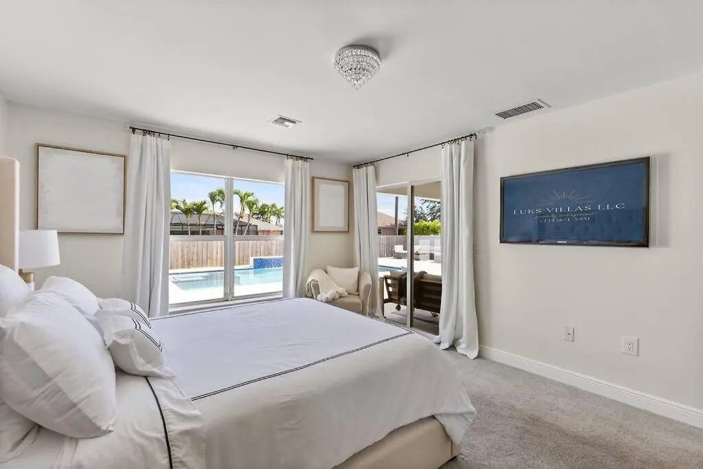 Blissful Poolside Haven Villa *