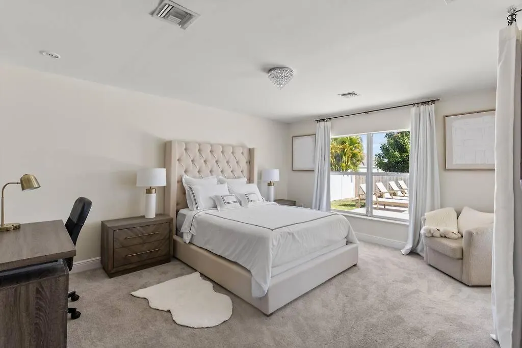 Blissful Poolside Haven Cape Coral