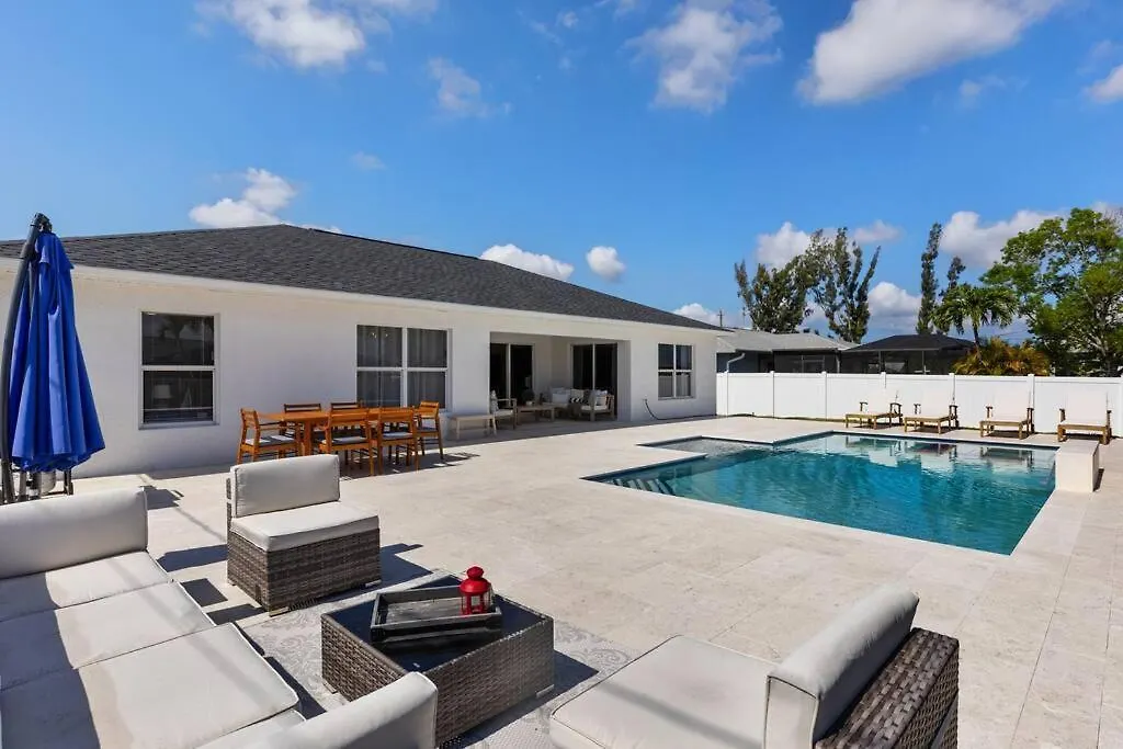 Blissful Poolside Haven Cape Coral