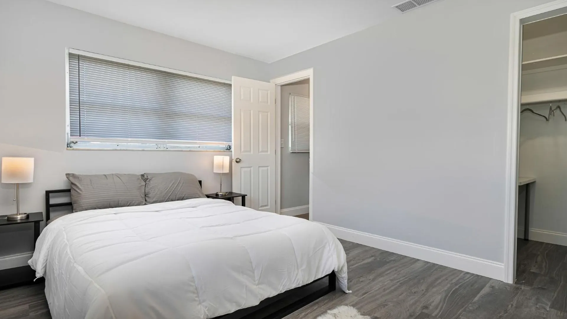 Apartment 2 Bedroom 2 Bathroom In Yacht Club Area