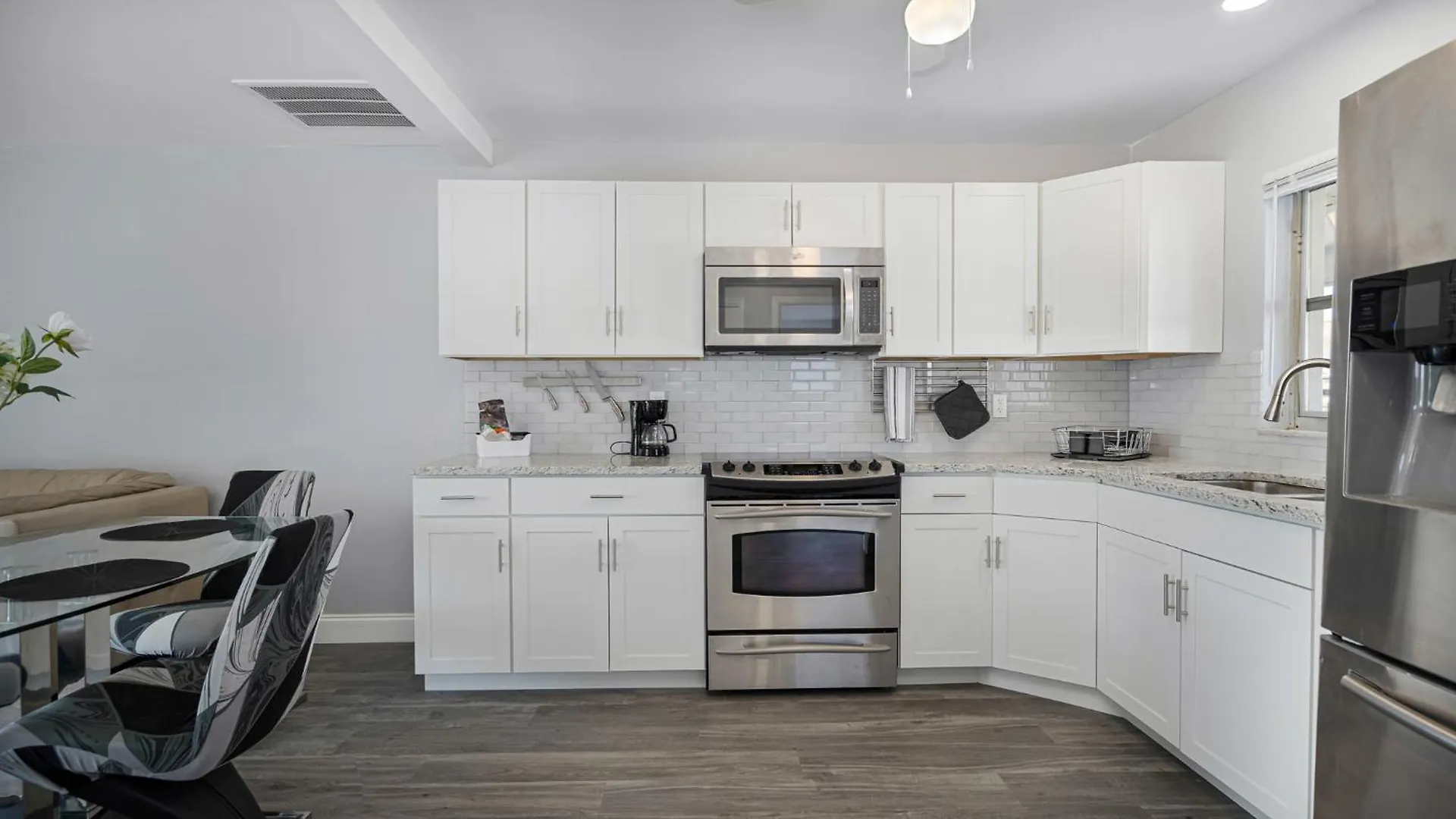 Apartment 2 Bedroom 2 Bathroom In Yacht Club Area *