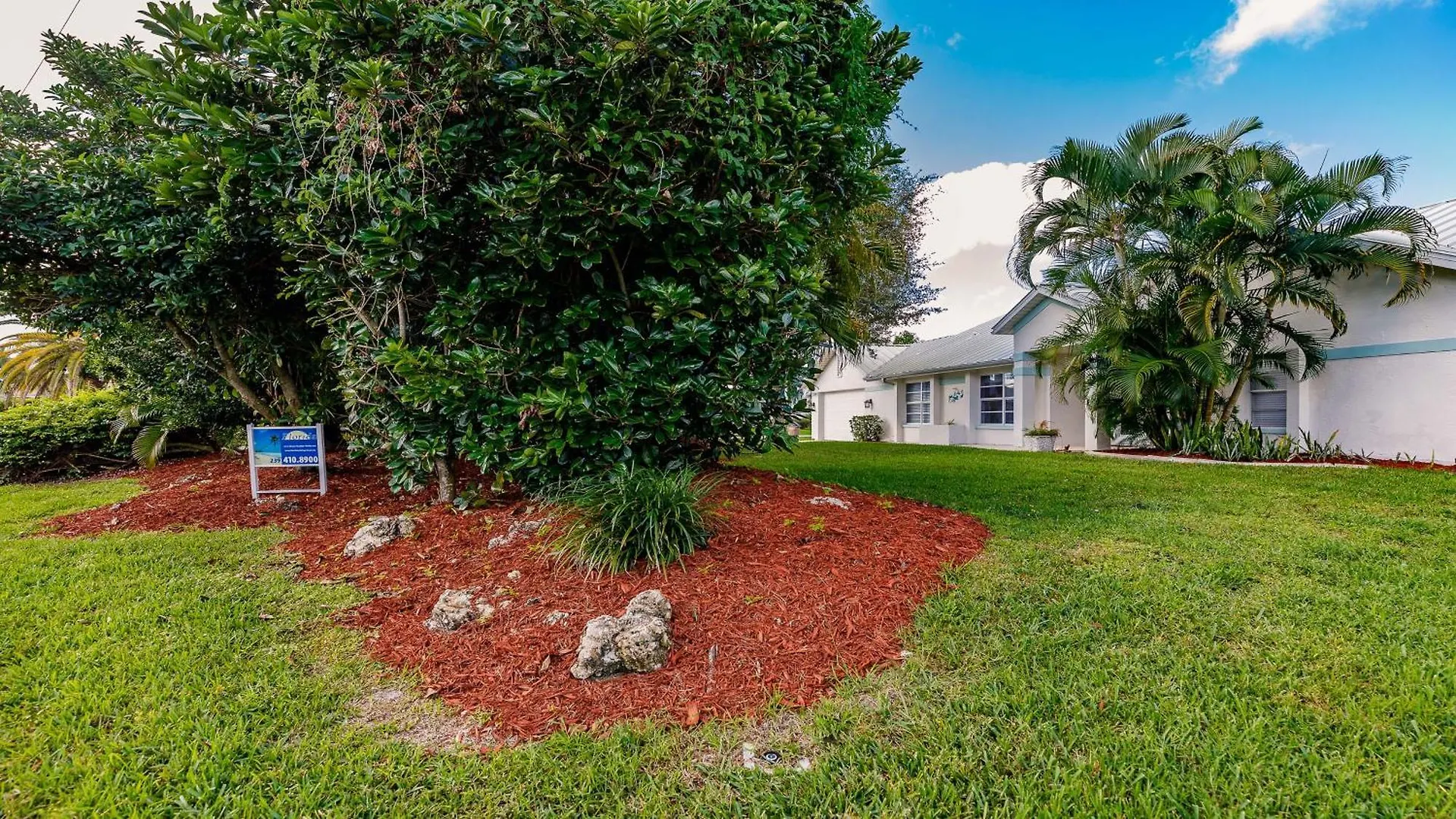 Coral Cove, 3 Sz, 2 Baeder * Cape Coral