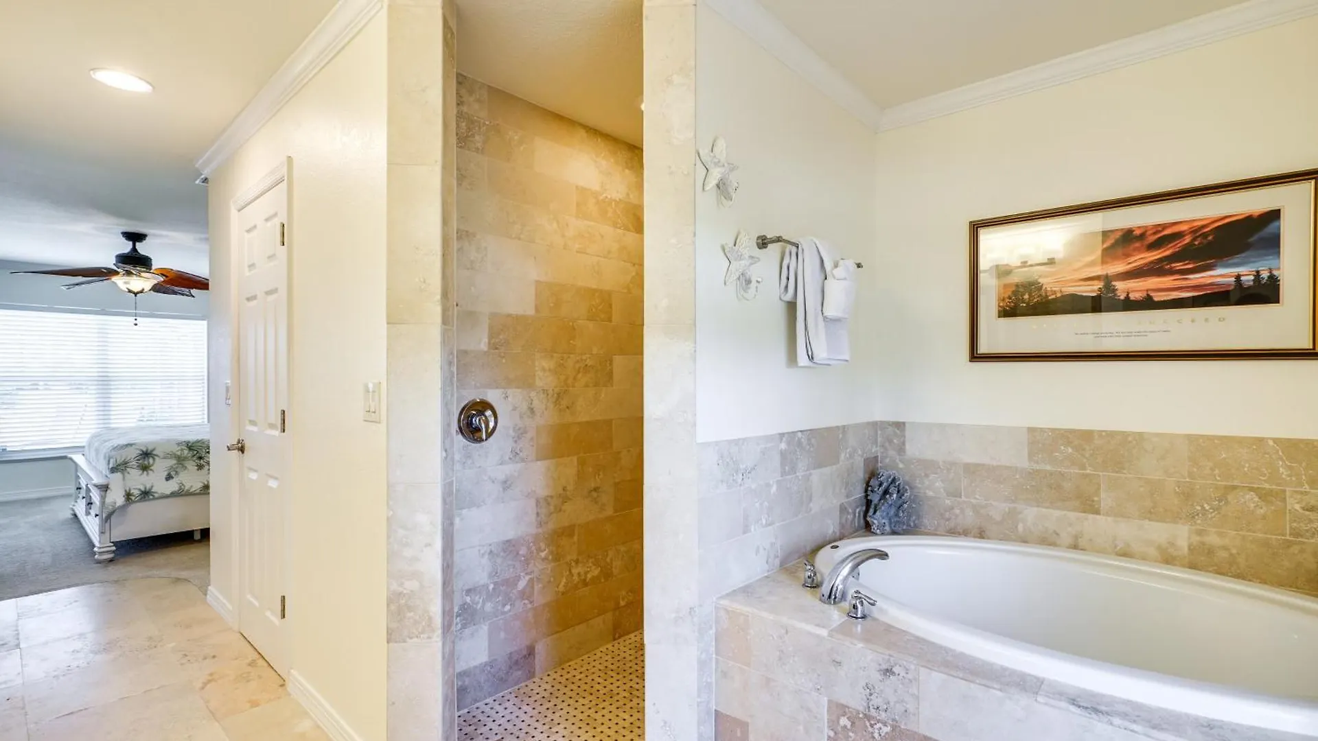 Holiday home Retreat With Heated Pool And Lanai!