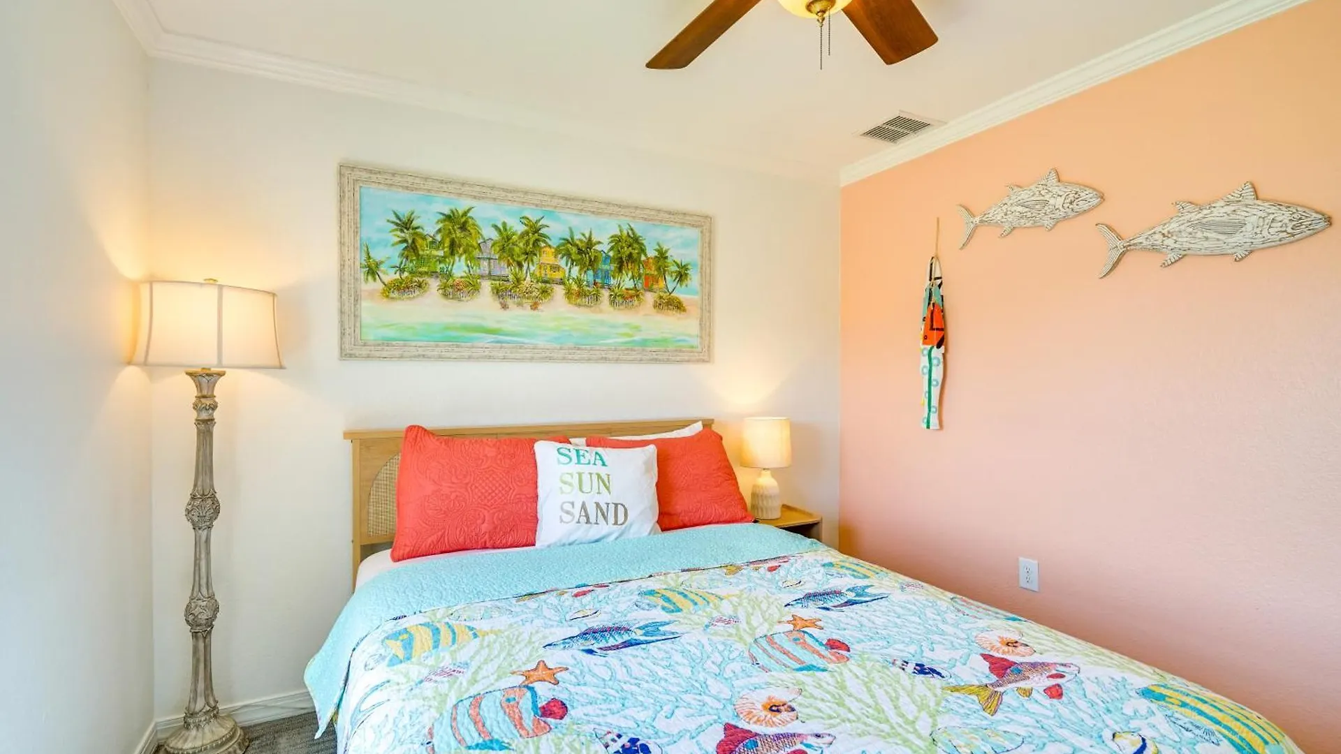 Holiday home Retreat With Heated Pool And Lanai! Cape Coral