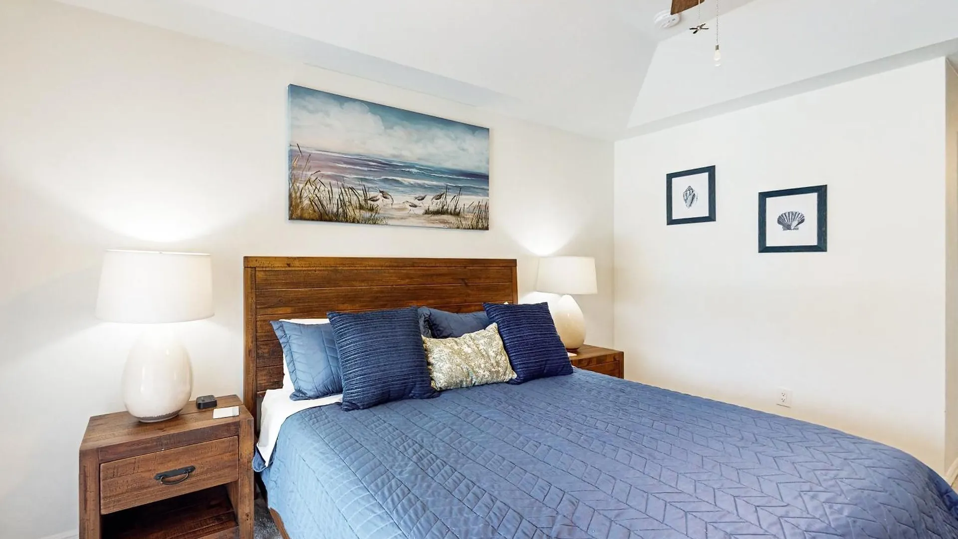 Corner-lot Paradise Holiday home *