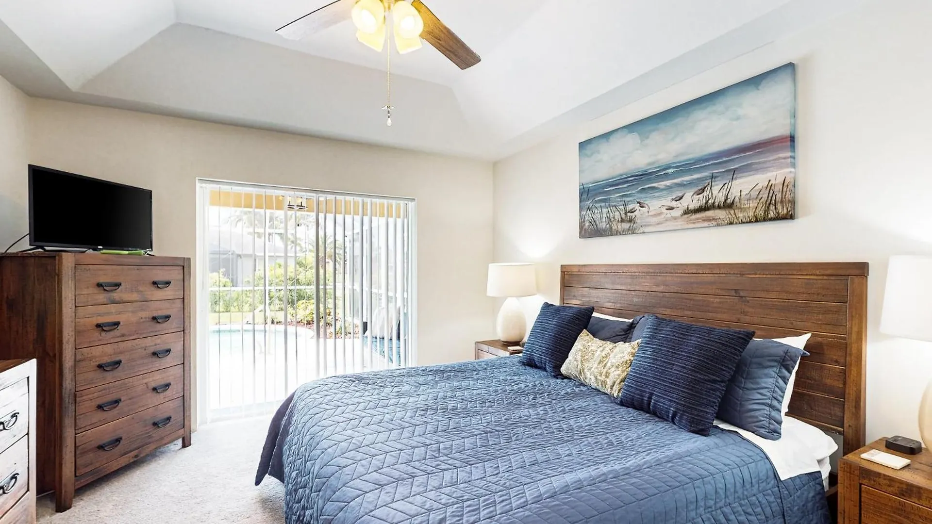 Corner-lot Paradise Holiday home *