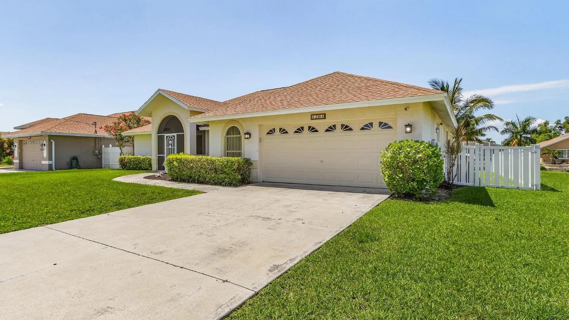 Pool, Gulf Access, Sleeps 6 - Summer's Day