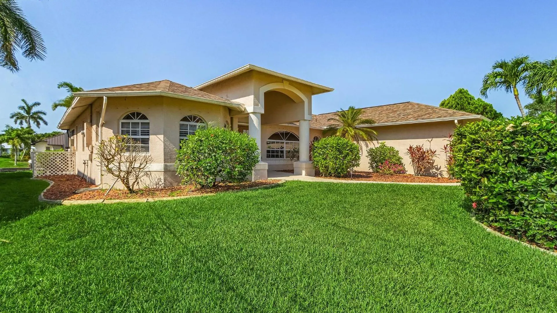 Villa Key Largo Sw Cape - Waterfront Private Locally Owned & Managed, Fair & Honest Pricing Cape Coral