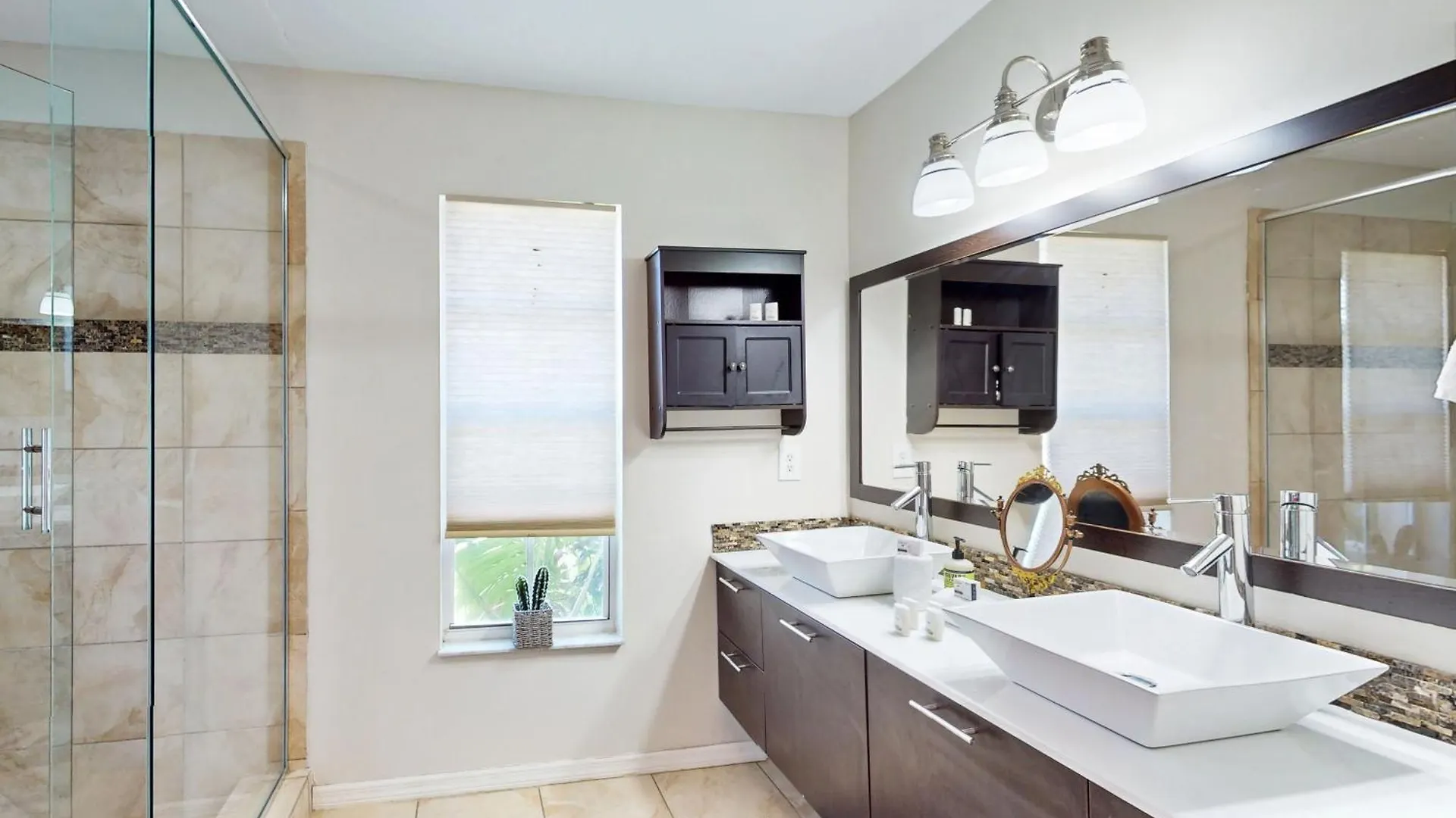 Surfside Oasis *