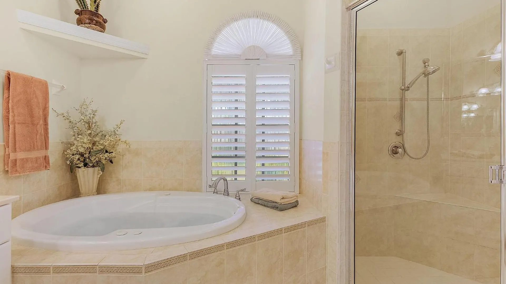 Island House Sw Cape - Waterfront Private Locally Owned & Managed, Fair & Honest Pricing Cape Coral