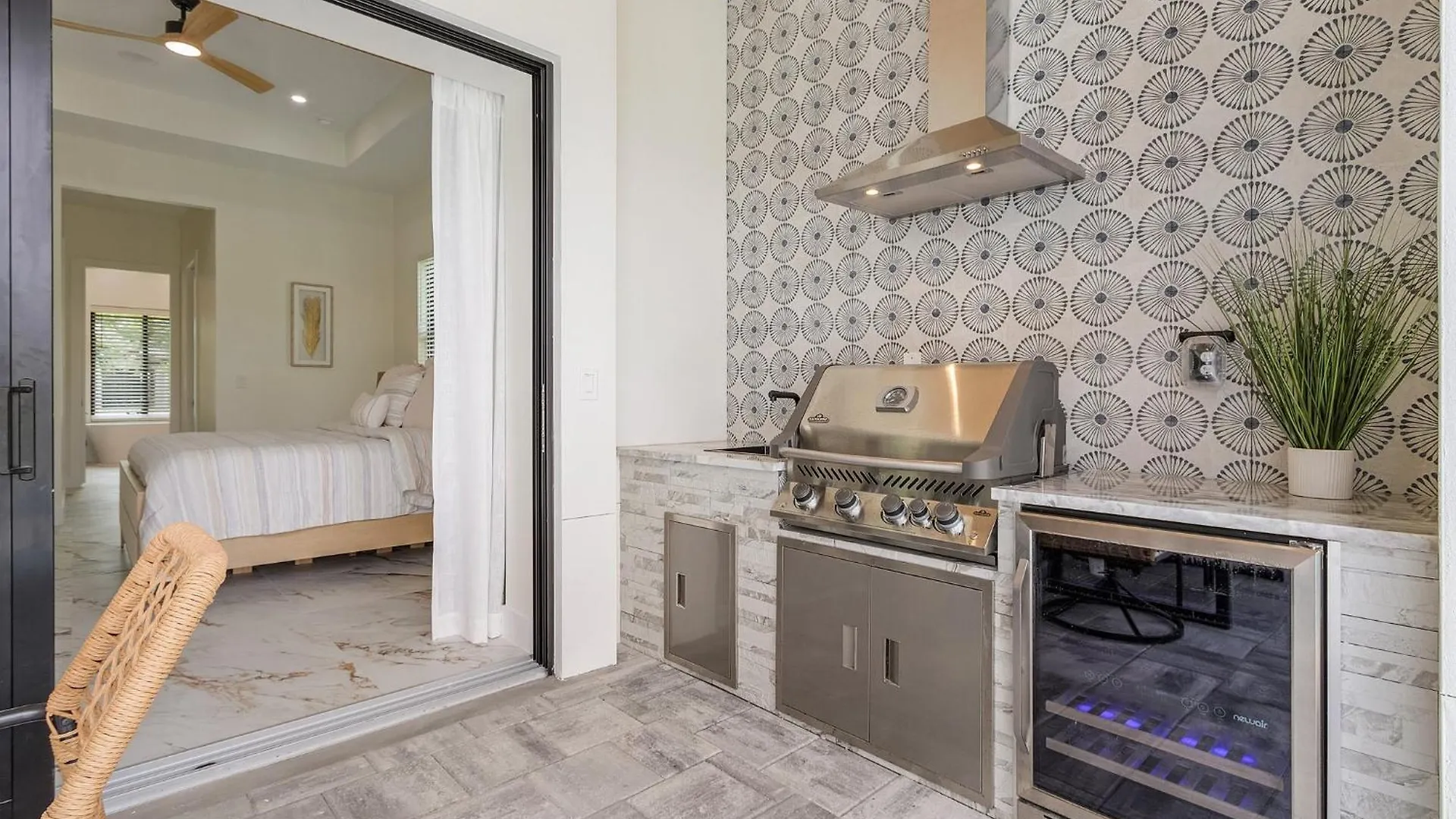 Brand New! Heated Pool And Spa, Game - Coco Blanco - Roelens *