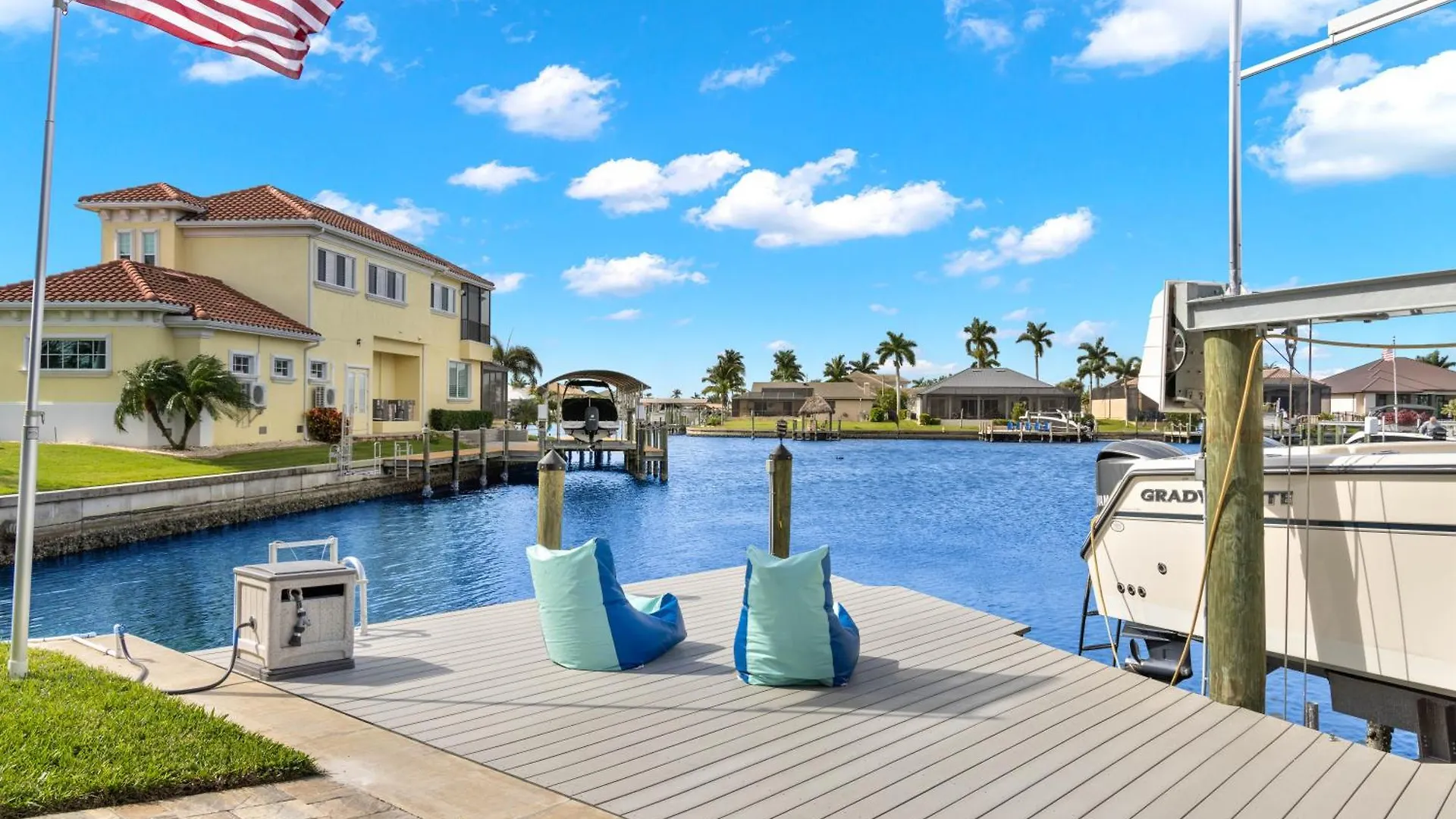 Holiday home Stunning, Gulf Access, Breath Taking Views, Heated Pool And - Sunlight Landing - Roelens Cape Coral
