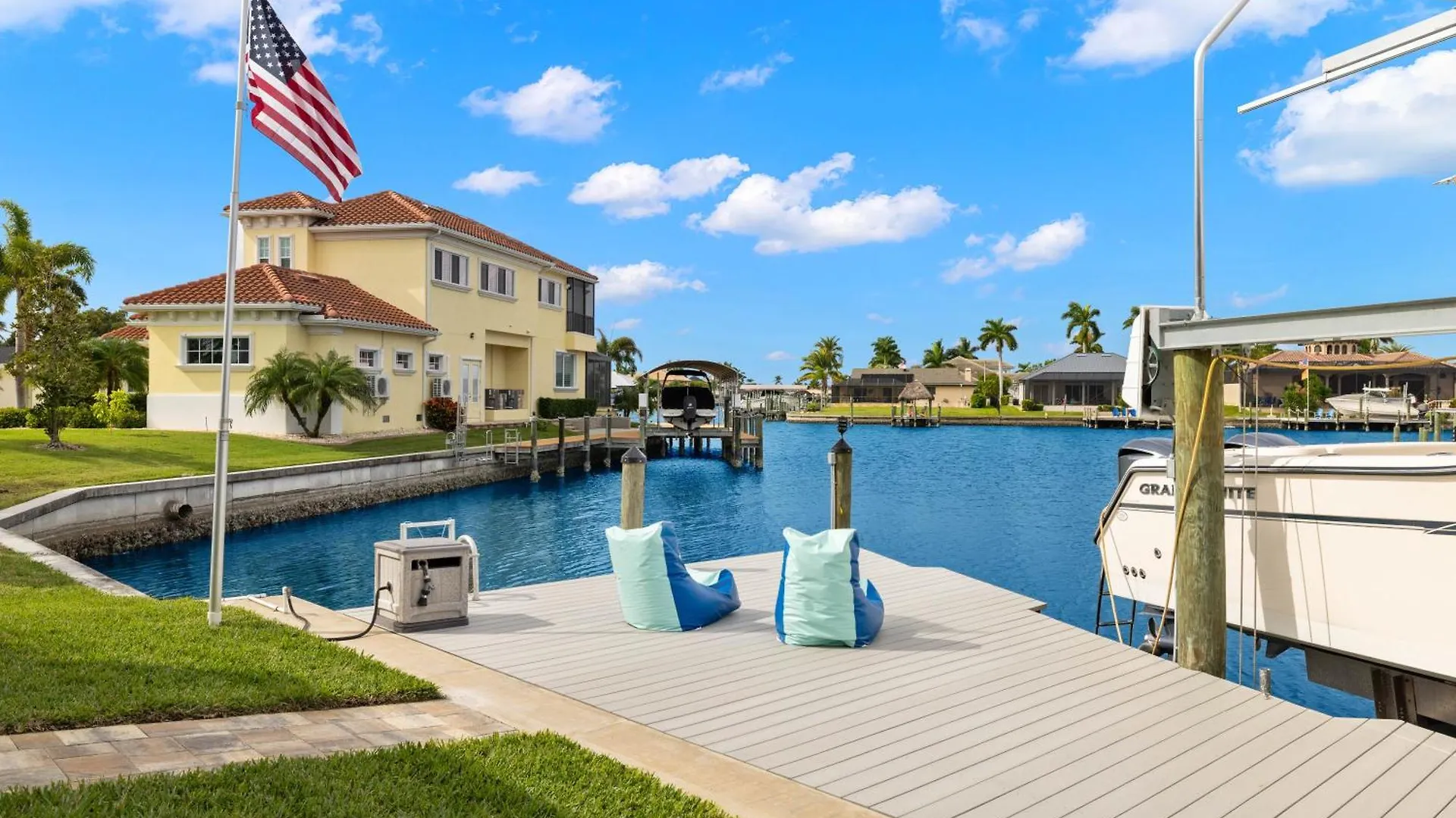 Holiday home Stunning, Gulf Access, Breath Taking Views, Heated Pool And - Sunlight Landing - Roelens Cape Coral