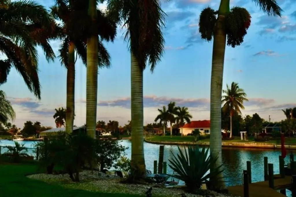 Stunning Waterfront 3br Home-heated Pool And Spa!