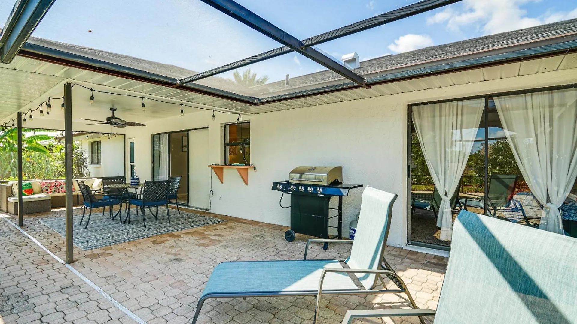 Lanai And Heated Pool! Holiday home