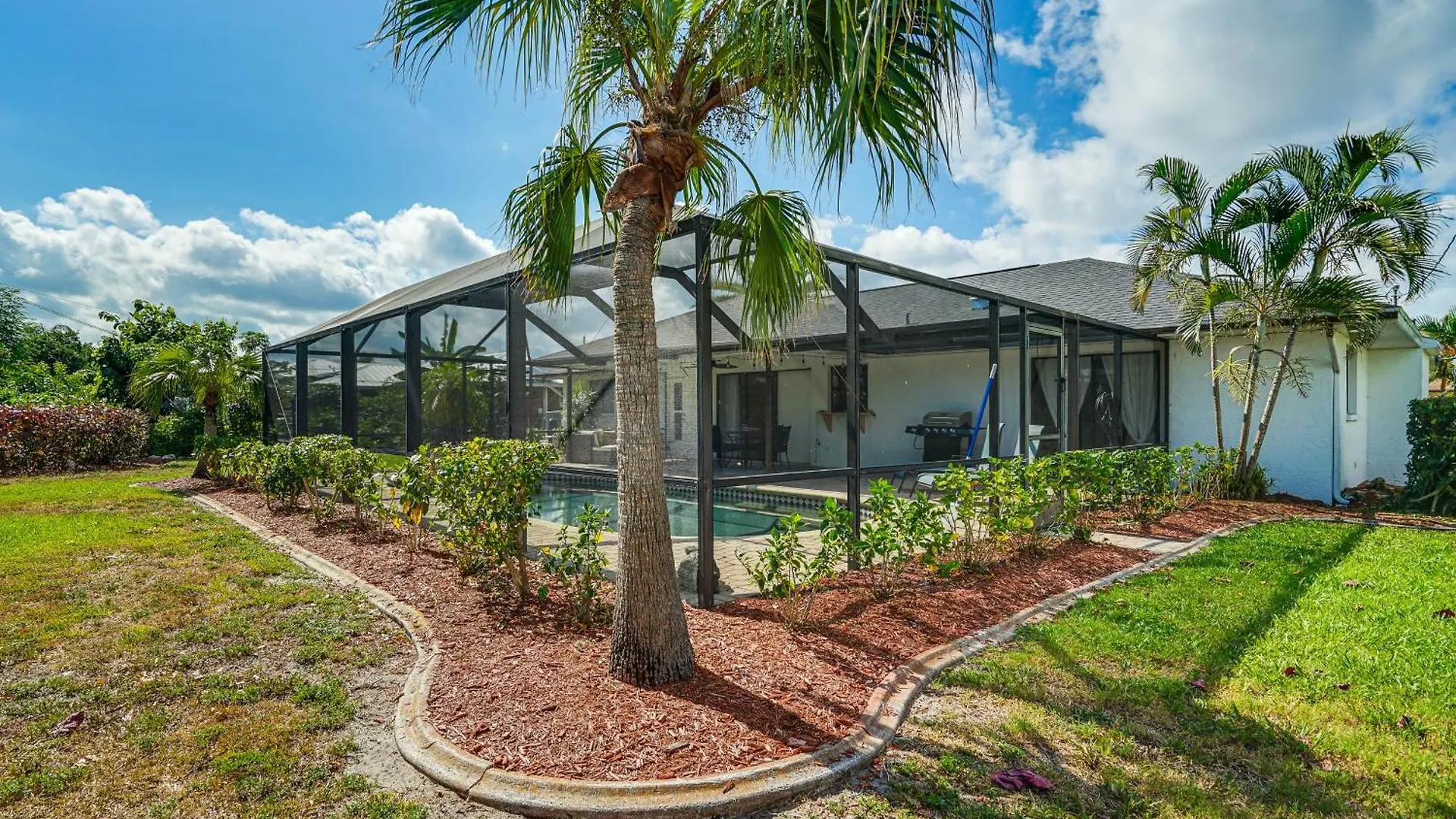 Lanai And Heated Pool! *