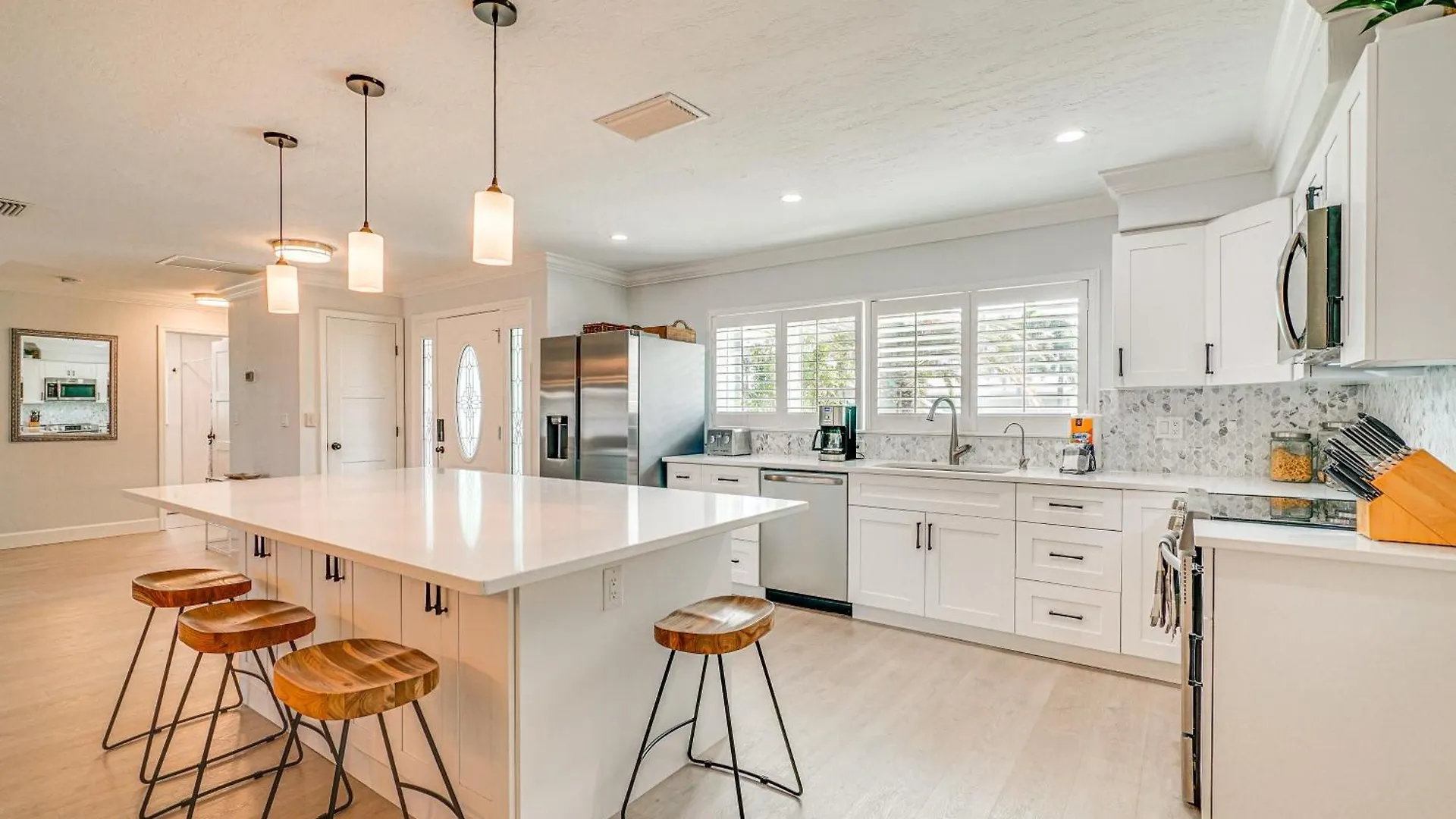 Sleek With Private Pool On Canal! * Cape Coral