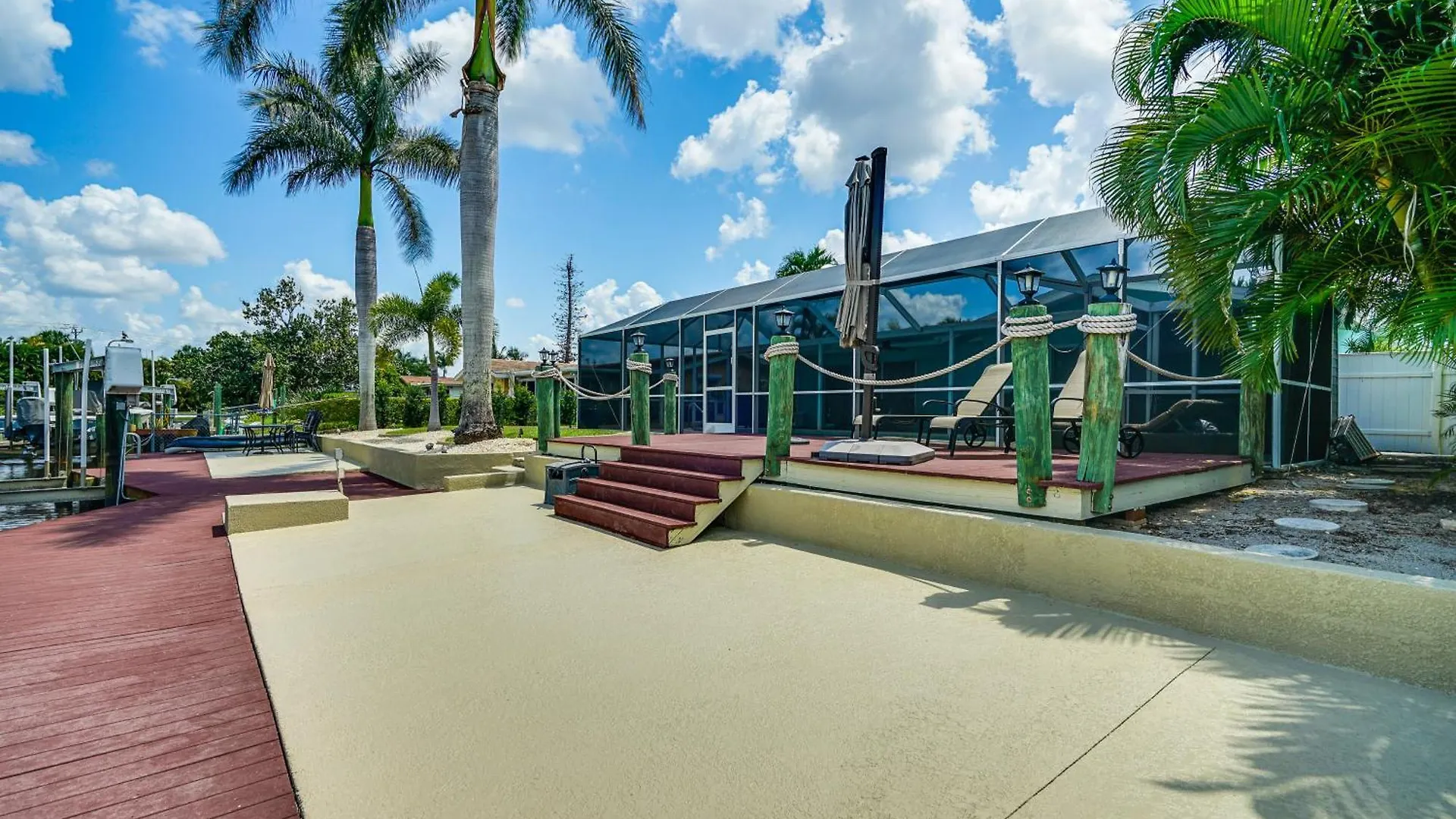 Holiday home Sleek With Private Pool On Canal! *