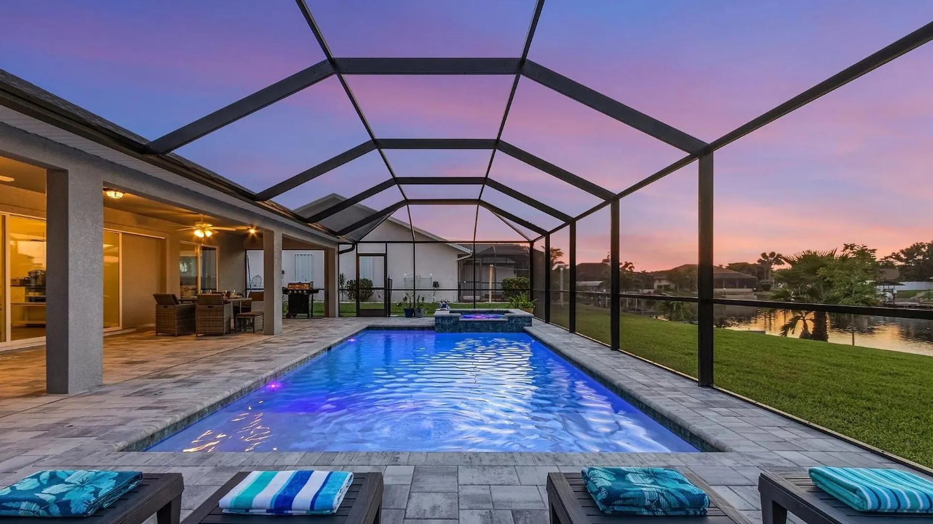 Sunrise To Sunset - Gorgeous Villa, Heated Pool And Spa, Bicycle - Del Boca Vista - Roelens Cape Coral