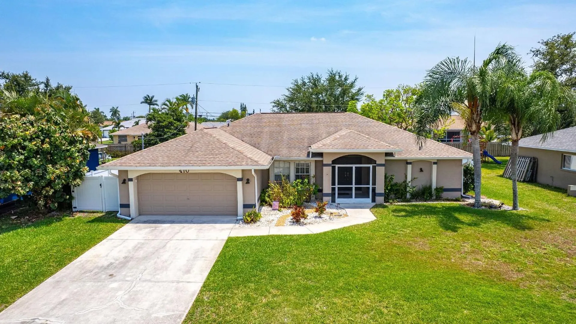 Outdoor Oasis, Heated Pool, Firepit, Bicycles, Pet-friendly - Chateau Relaxo - Roelens Cape Coral