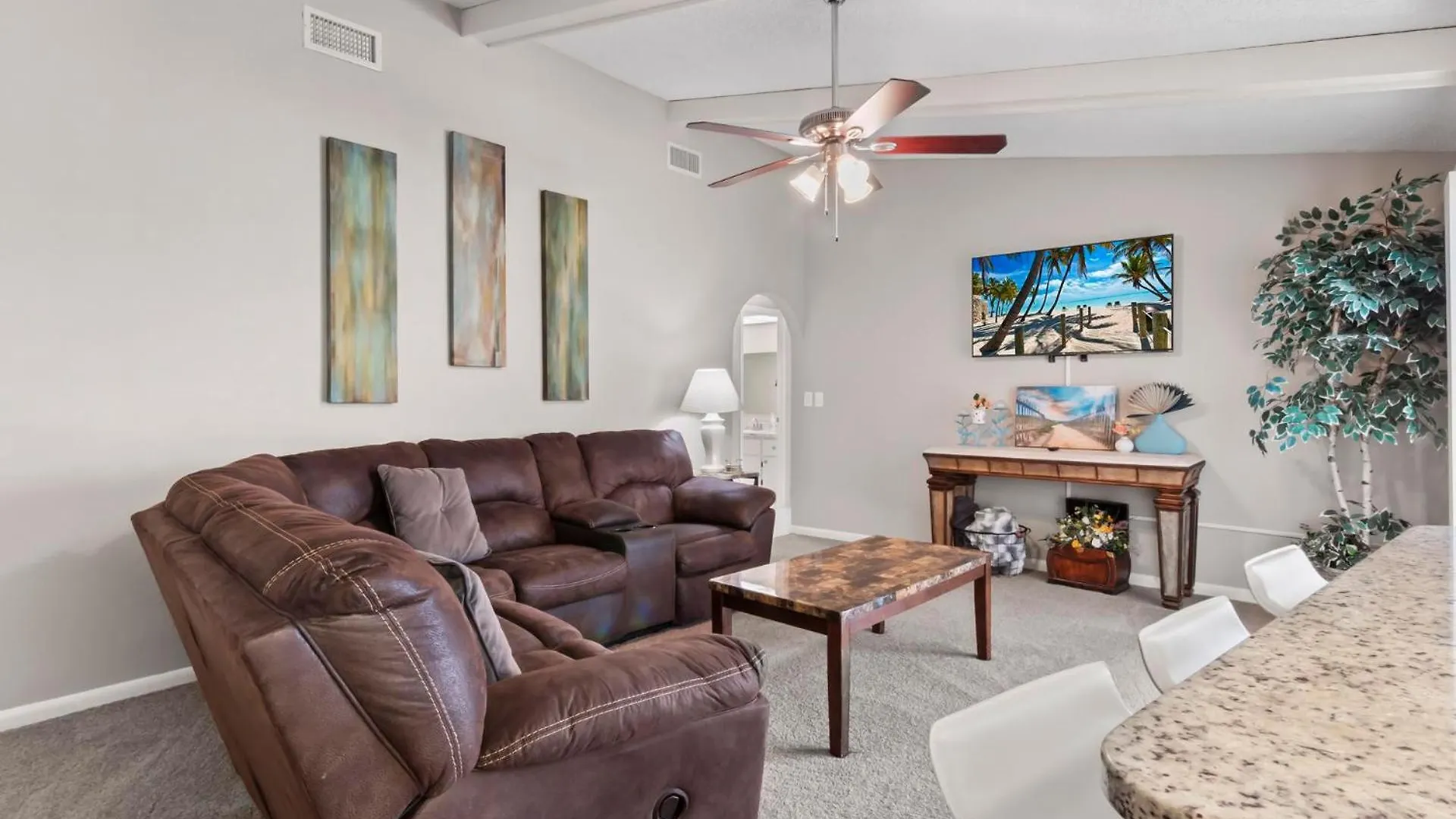 Holiday home Charming Waterfront Getaway With Pool! *