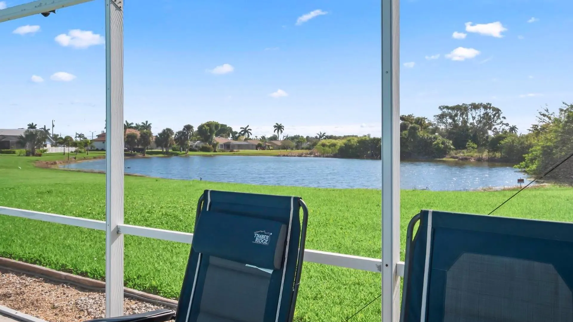 Charming Waterfront Getaway With Pool! Cape Coral