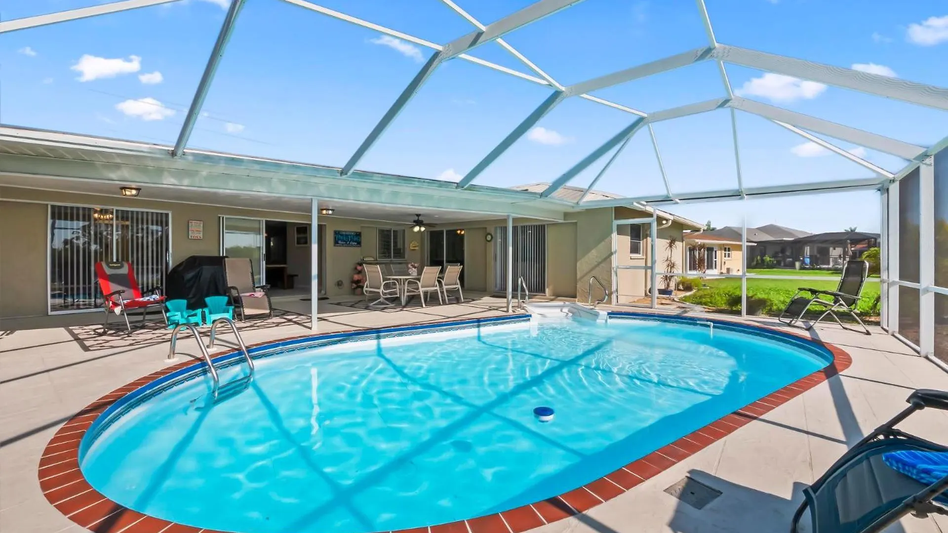 Charming Waterfront Getaway With Pool! * Cape Coral