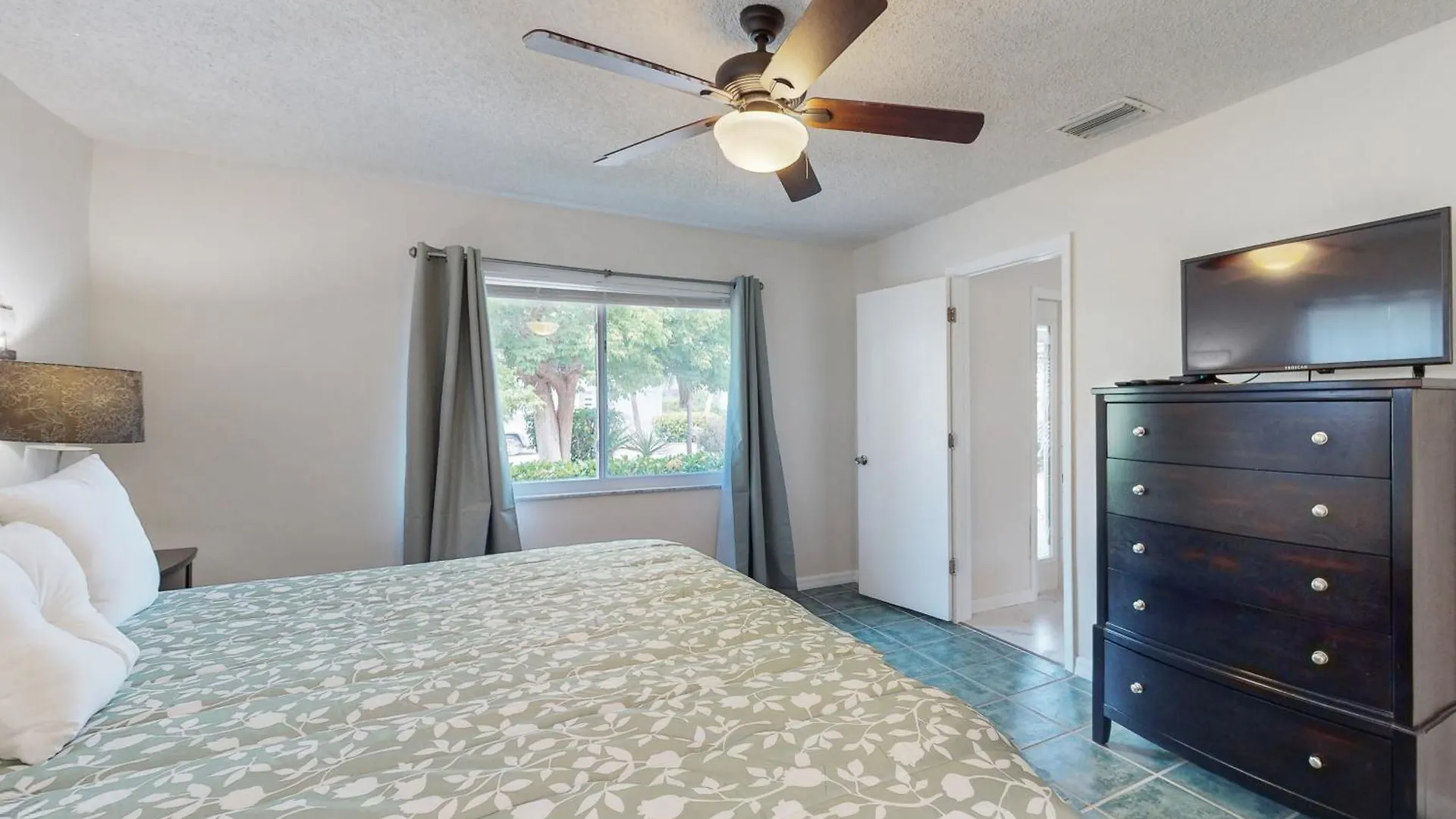 Tropical Fun Cape Coral