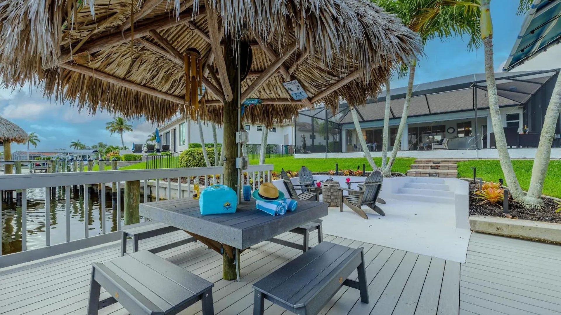 Barefoot Cove * Cape Coral