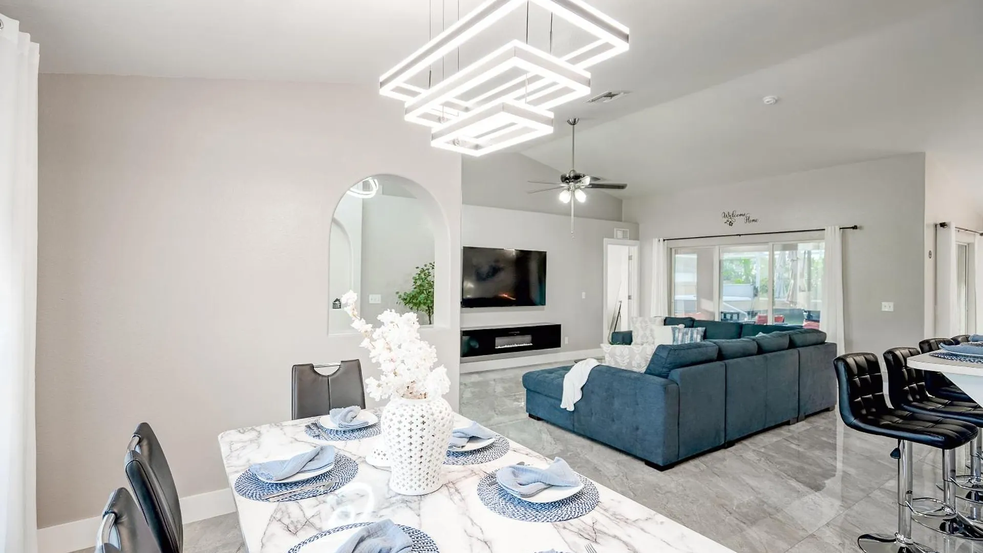 Four Bedrooms Oasis With Heated Pool Private Jacuzzi And Billiards * Cape Coral