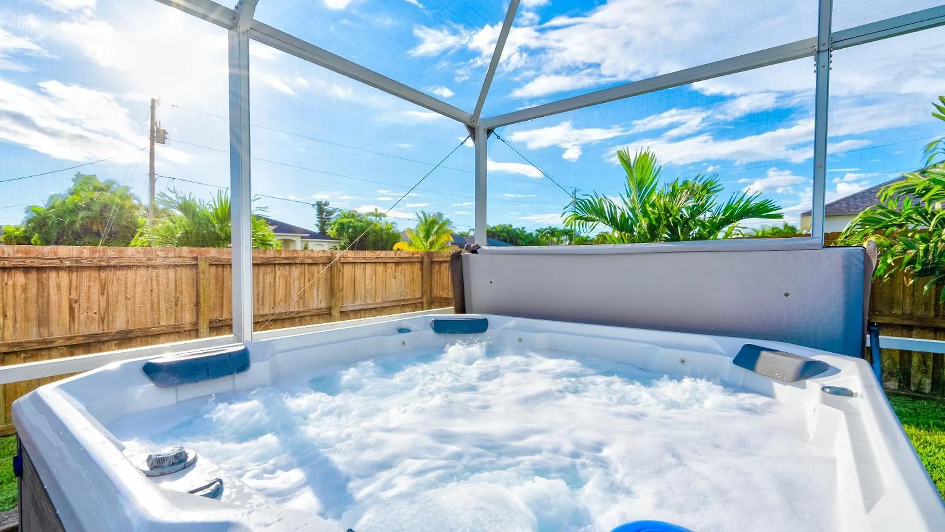Four Bedrooms Oasis With Heated Pool Private Jacuzzi And Billiards Cape Coral