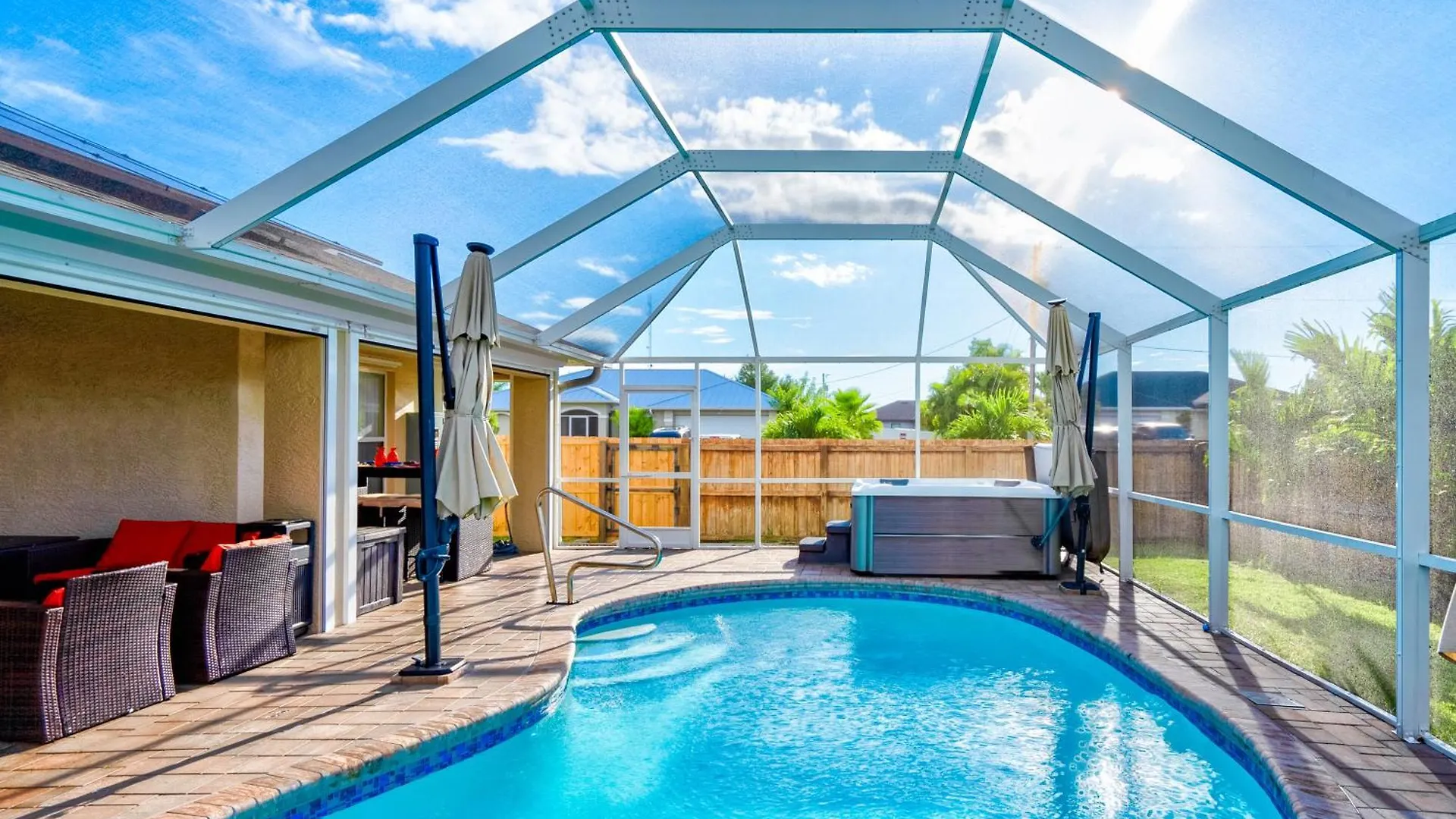 Holiday home Four Bedrooms Oasis With Heated Pool Private Jacuzzi And Billiards Cape Coral